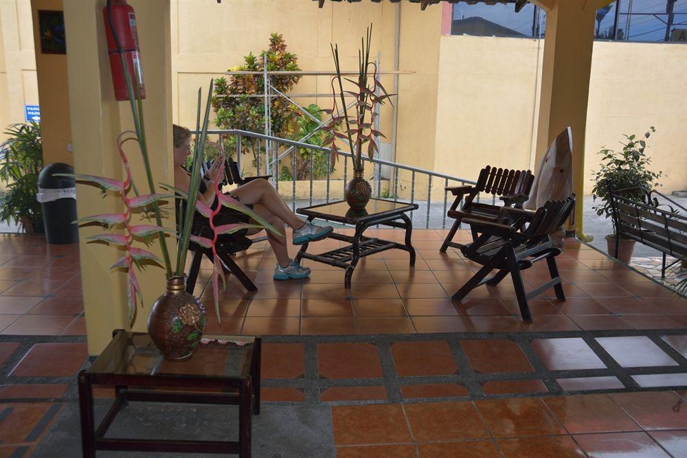 Luigis Hotel La Fortuna Bagian luar foto