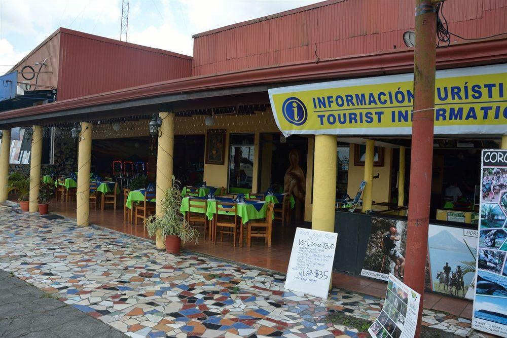 Luigis Hotel La Fortuna Bagian luar foto